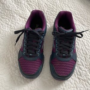 Kuru Quantum size 7 Wide worn twice